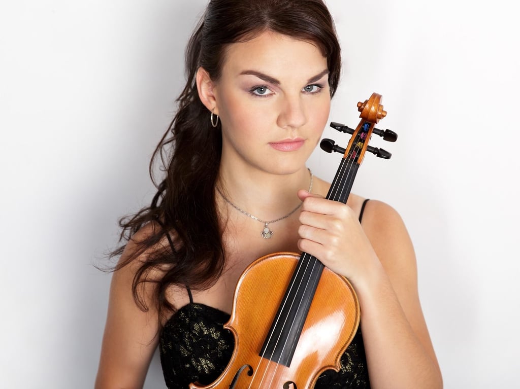 Tschechische Stargeigerin spielt im Rathaussaal Bad Driburg
