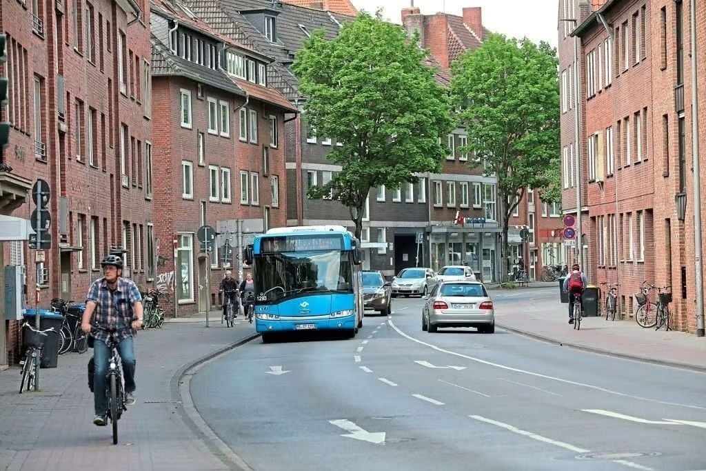 Vollsperrung der Bergstraße zwingt alle Verkehrsteilnehmer zu Umwegen