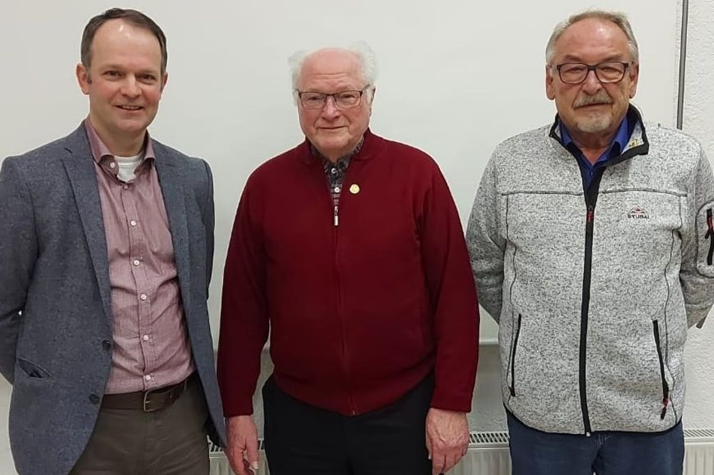 Musikverein Menne ehrt treue Mitglieder