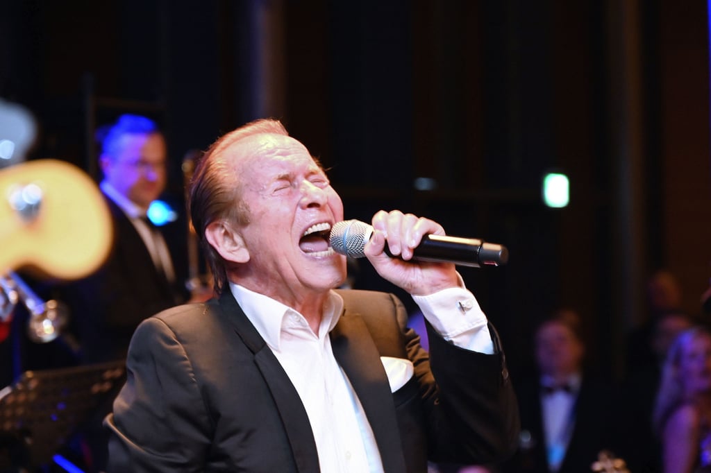 Michael Holm sorgt für volle Tanzfläche