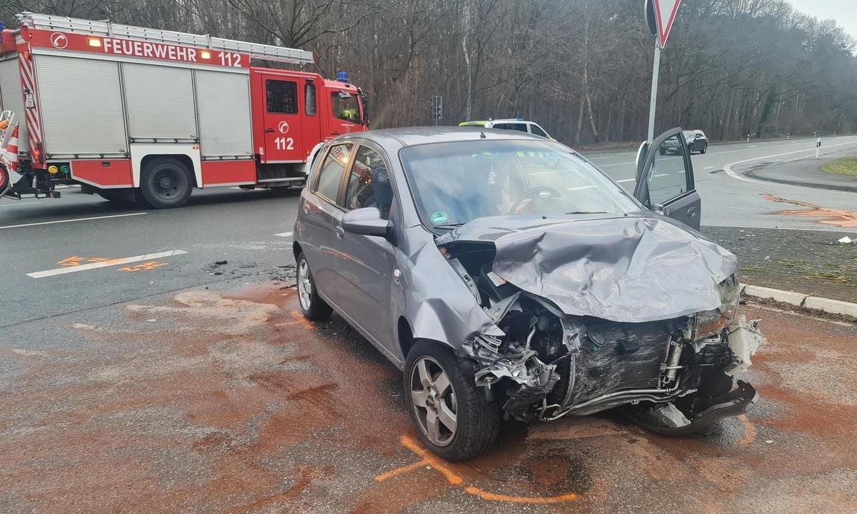 Unfall In Rheda-Wiedenbrück Fordert Drei Verletzte