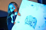 Co-Moderatorin Leona Bujupi zeigte ein Bild, das eine Teilnehmerin unter dem Titel „Ich weiß es nicht“ malte.