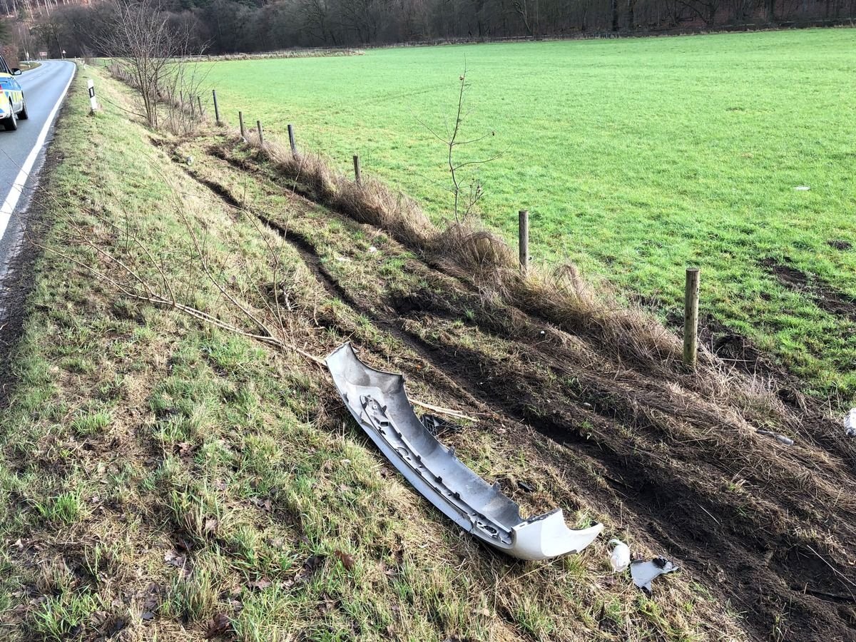 Bielefeld: Angetrunkener Fährt Auf Der Wiese Im Kreis