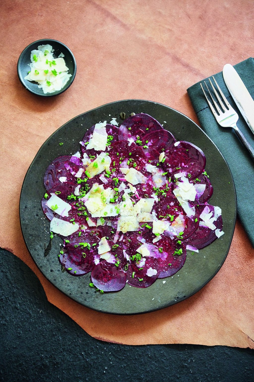 Feines Carpaccio aus Roter Bete: Kochen mit Judith Rakers