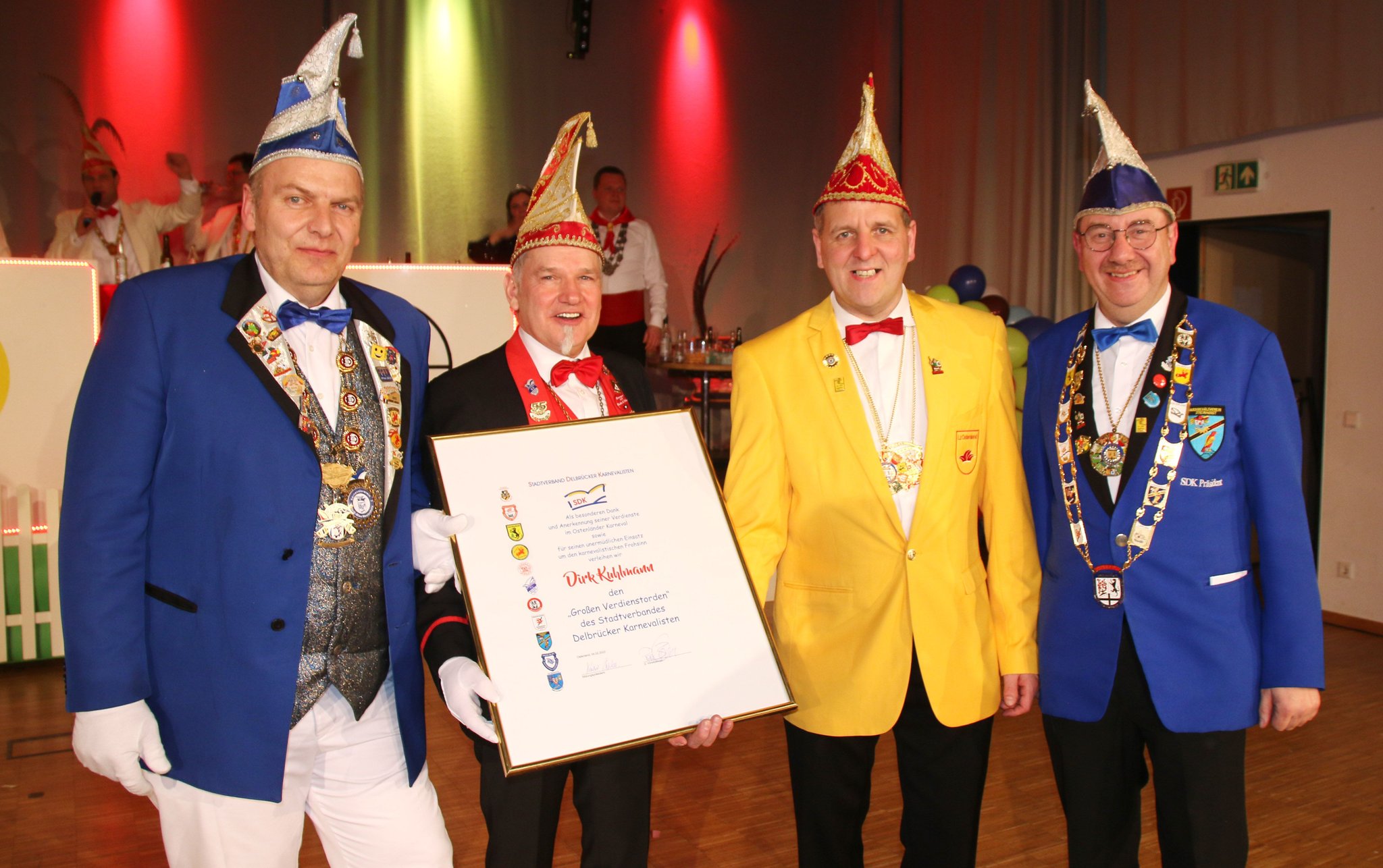Stadtverband der Delbrücker Karnevalisten ehrt Geschäftsführer Dirk