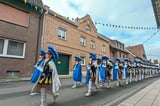 Aufmarsch der blau-gelben Truppen vor dem ZiBoMo-Museum.