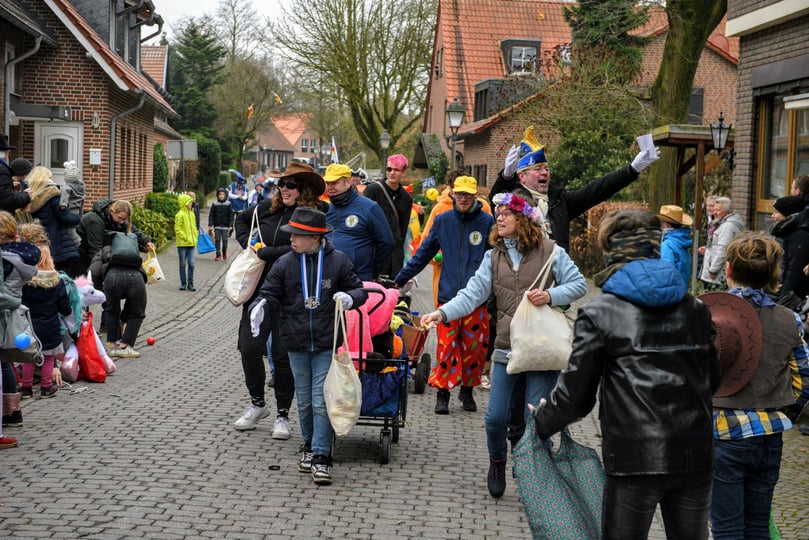 Karnevalsumzug in Gimbte mit 96 Anmeldungen.