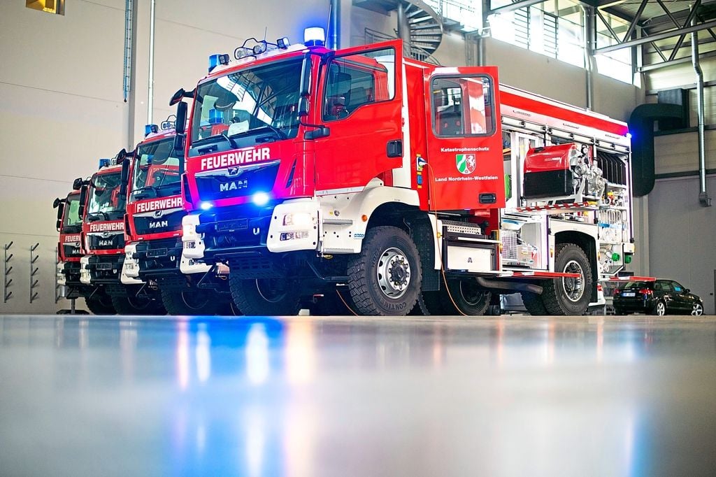 Neue Fahrzeuge Für Den Katastrophenschutz: Die Feuerroten Tausendsassa