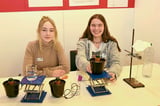 Josefine Heinert (14) und Felicita Schirmer (15), &quot;Der Blumat&quot;, vollautomatische Bewässerungssysteme.