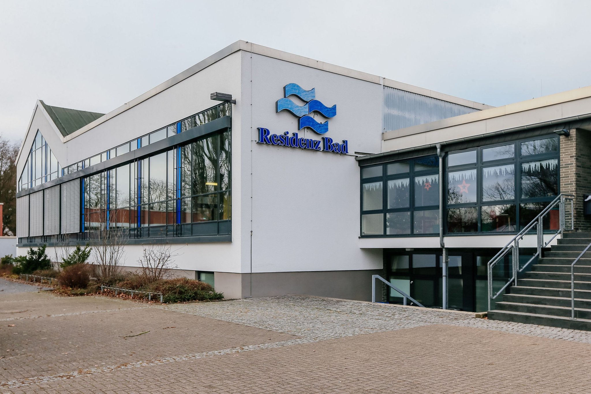 Paderborn: Residenzbad in Schloß Neuhaus feiert 50. Geburtstag