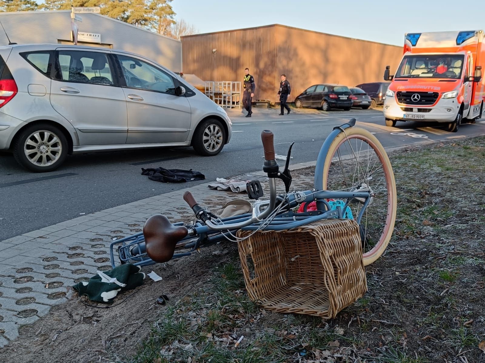 Schloß Holte-Stukenbrock: Radfahrerin Lebensgefährlich Verletzt