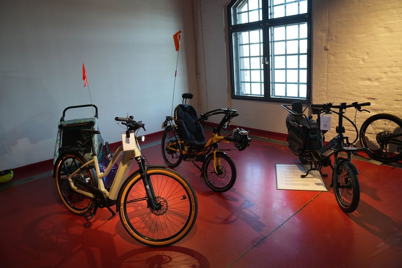 Der „Pressedienst Fahrrad“ hat in Köln einige Trends und Neuheiten für die Fahrradsaison 2023 vorgestellt. Dabei ging es um verschiedene Themenfelder wie City und Transport, Sicherheit oder Sport und Reisen.