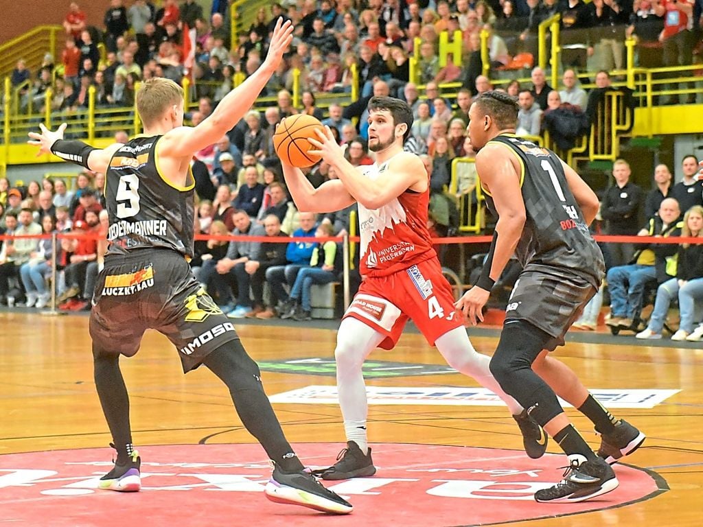 Uni Baskets Paderborn streben gegen die Kirchheim Knights den vierten Sieg in Folge an