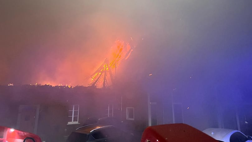 Ein Großaufgebot der Feuerwehr war beim Brand an Haus Visbeck vor Ort.