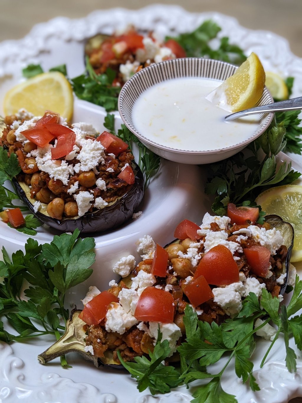 Rezept für gefüllte Auberginen mit Zitronen-Dip