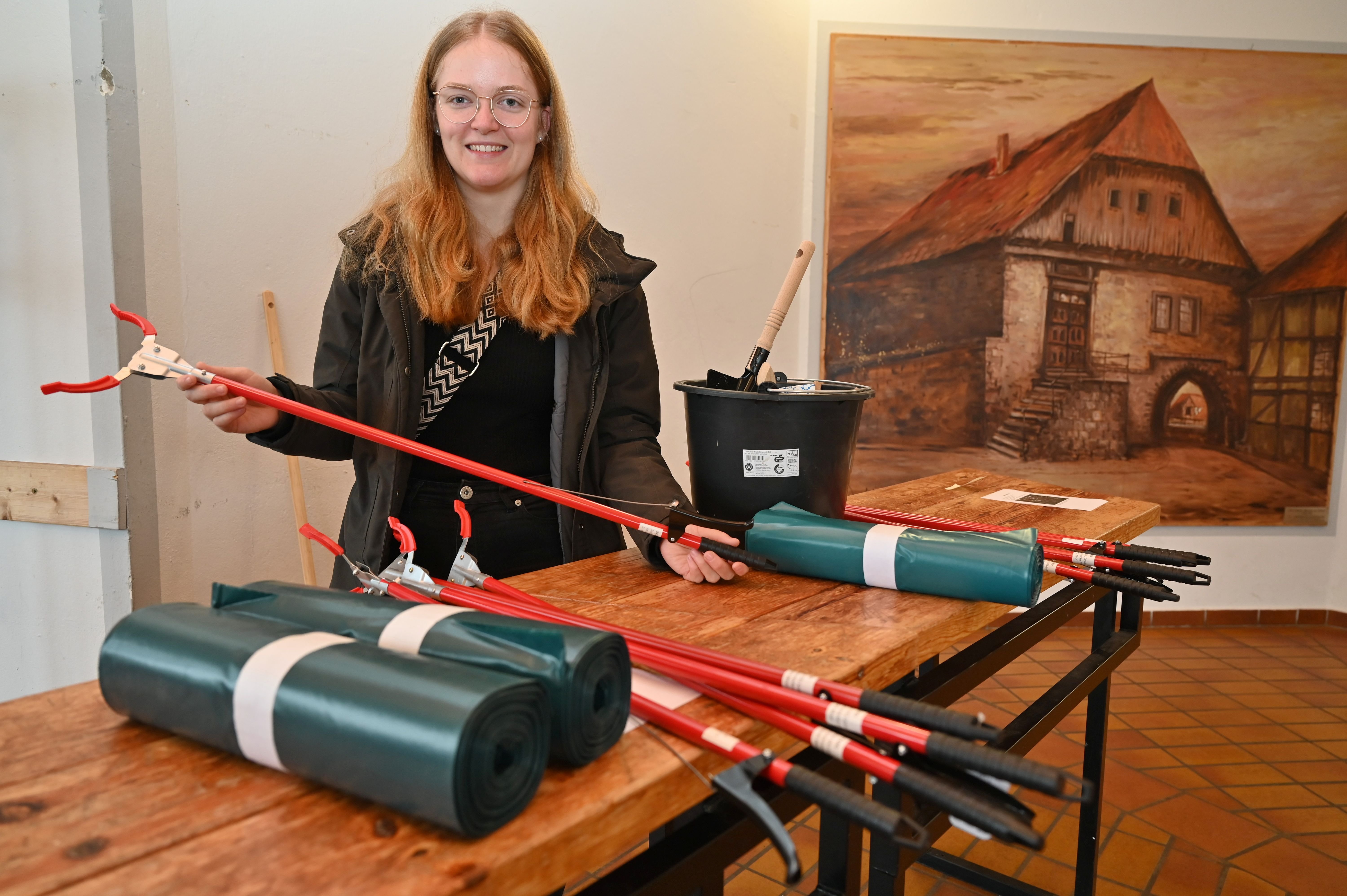 Müll aufsammeln in Warburg Helfer befreien Hansestadt von Unrat