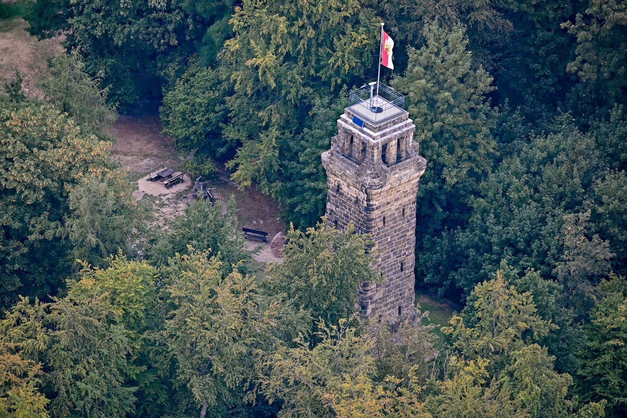 Herford: Bismarckturm feiert Saisonende mit Krawallo und Turmlauf