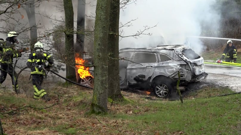 Unfall mit brennenden Fahrzeugen in Saerbeck