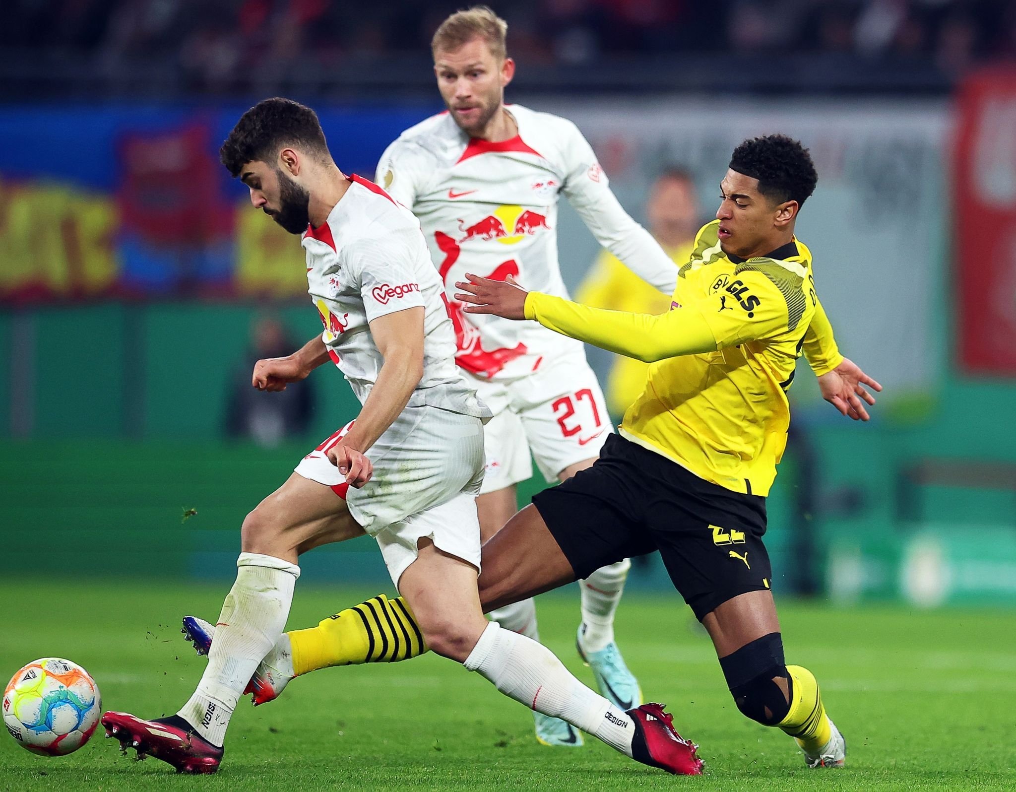 BVB Fliegt Aus Dem Pokal: Titelverteidiger Leipzig Jubelt