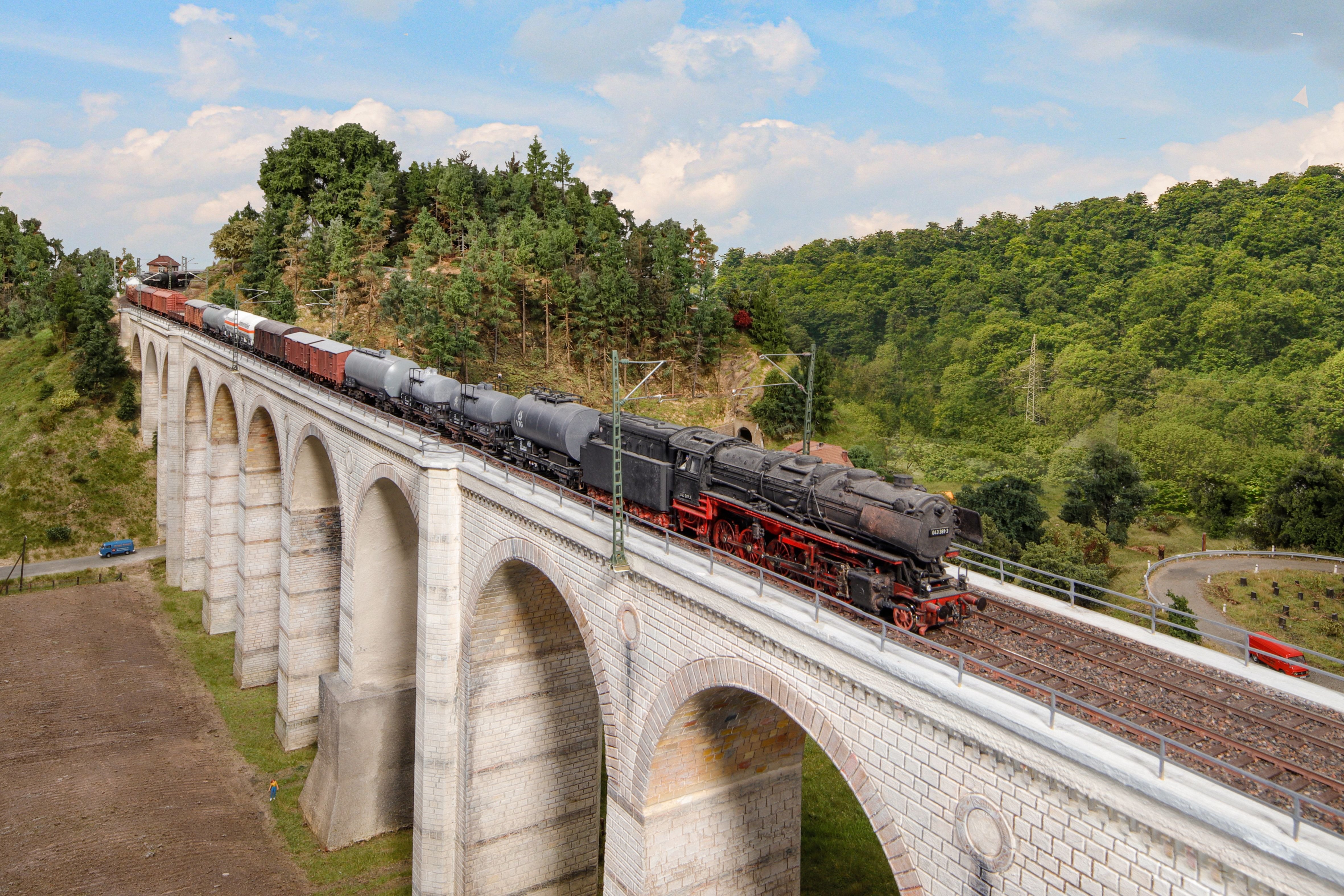 In Brakel Startet Die Modellbundesbahn In Den Sommer