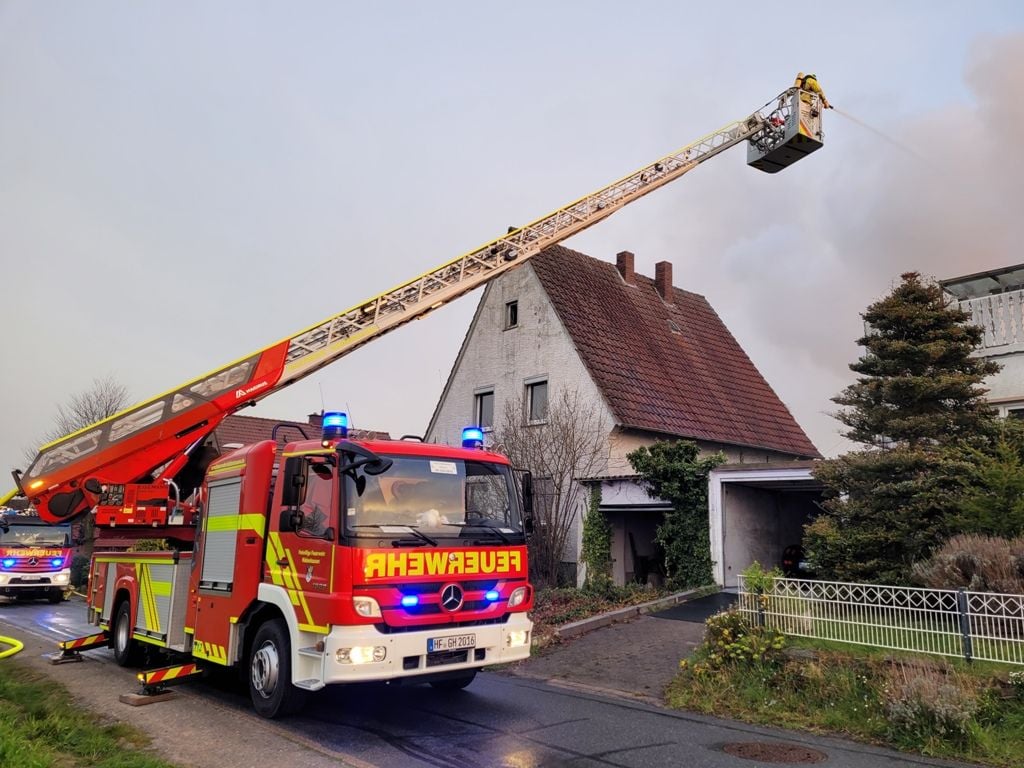 Flammen Zerstören Haus In Hiddenhausen: „Nichts Wie Raus Hier!“