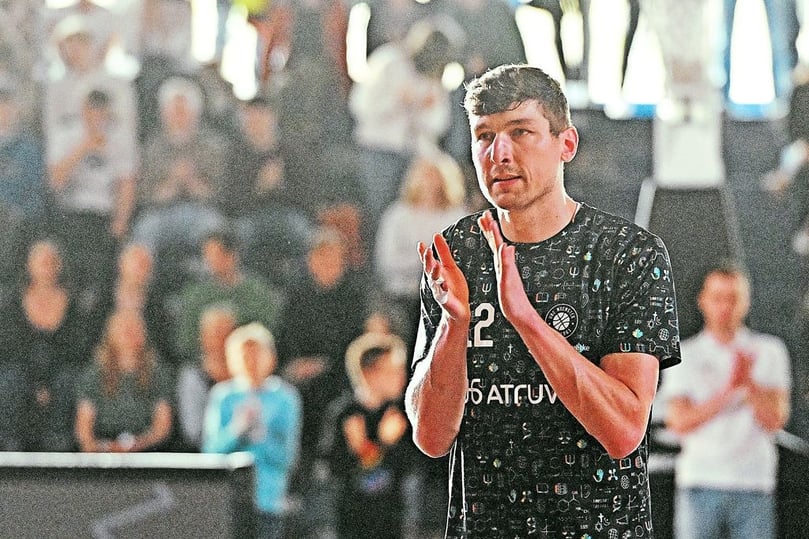 Mit einem 106:81 gegen die Dresden Titans beendeten die WWU Baskets Münster die Saison, begeisterten dabei 2500 Zuschauer mit einer tollen Partie – und verabschiedeten Andreas Seiferth gebührend in seine Sportler-Rente.