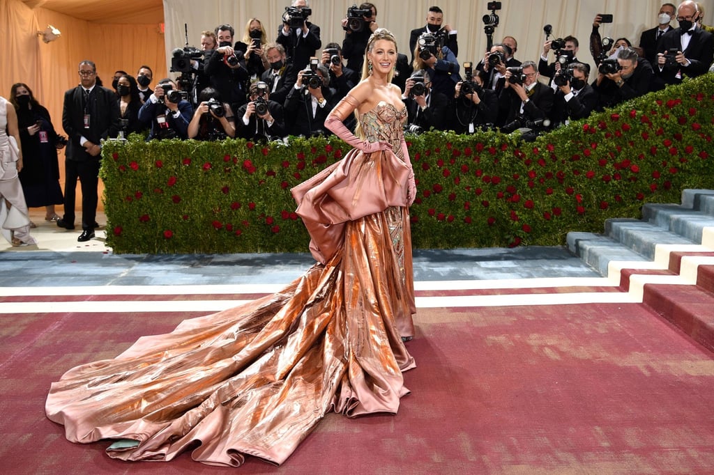 “Stars Shine at Annual Met Gala Benefit for the Costume Institute’s Karl Lagerfeld Exhibition”