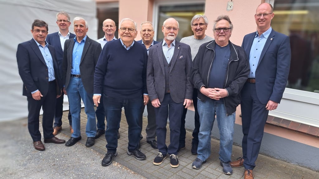 Dres. Hans-joachim Storck Und Regina Storck Halle: Rentner geben jungen Menschen mit dem Job-Dialog eine Perspektive