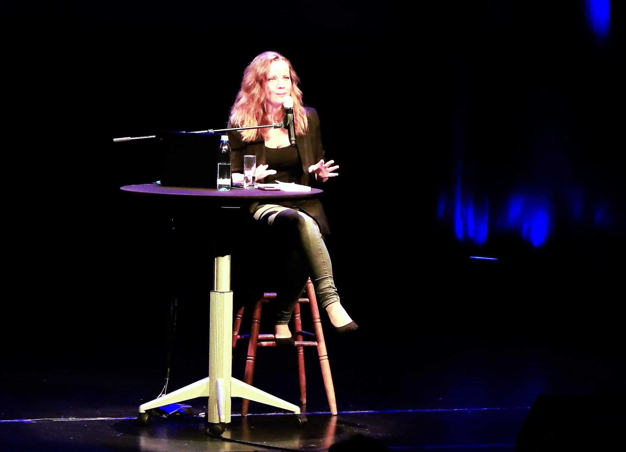 Sarah Bosetti macht in Paderborn Ernst mit lustig