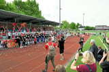 Nach dem Abpfiff feierten die Erkenschwicker mit ihren Fans den Aufstieg in die Oberliga.