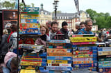 Münsters erster Promenaden-Flohmarkt im Jahr 2023 hat am Samstag rund 35.000 Sammler und Jäger auf die Flaniermeile zwischen Aasee und Schloss gelockt.
