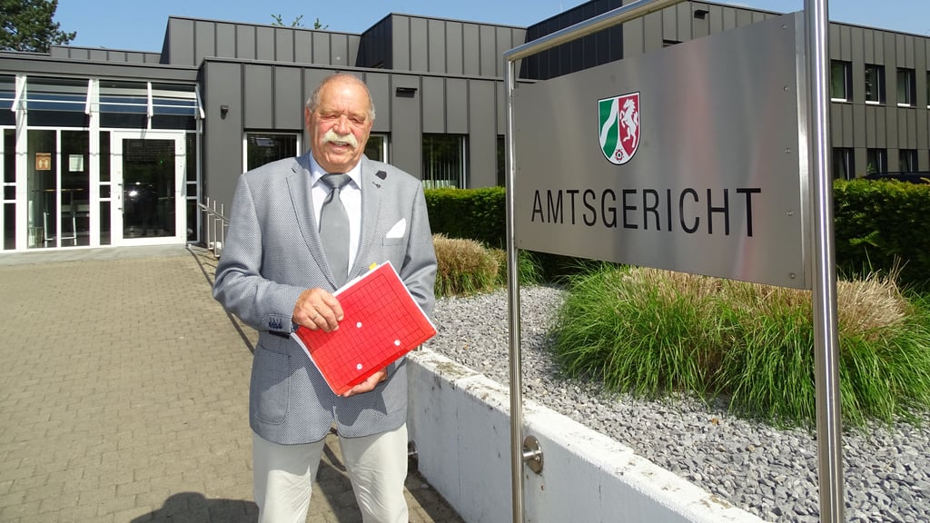 Ehemaliger Polizeibeamter streitet um 30 Euro vor dem Amtsgericht