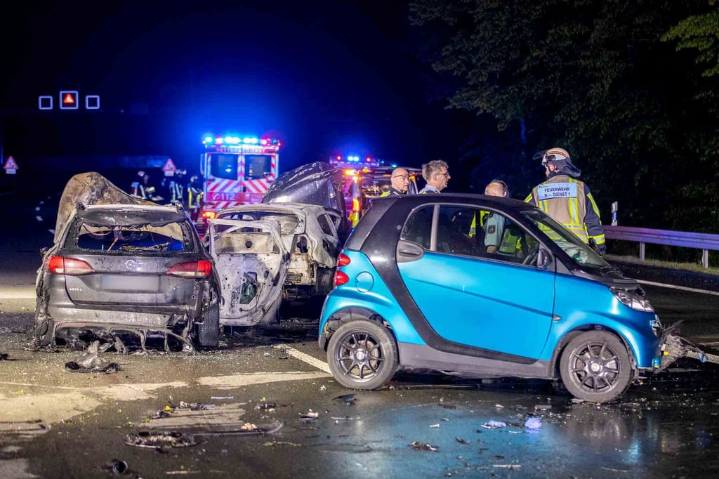Tote-nach-Verkehrsunfall-auf-A43-bei-Bochum-16-Verletzte