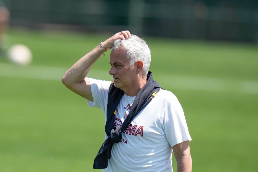 The Only One Mourinho Greift Mit Der Roma Nach Rekord 