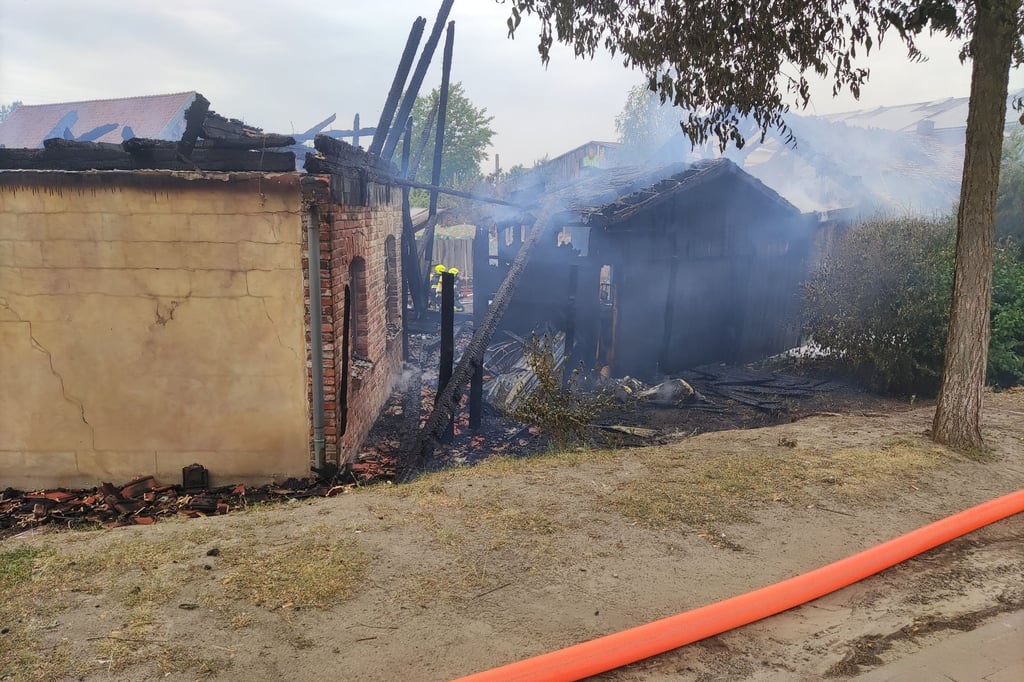 Brand auf dem Gelände von Karls Erdbeerhof gelöscht