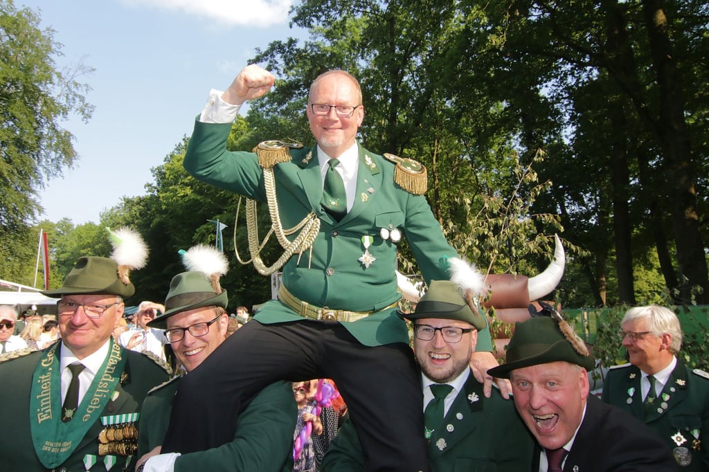 Der Oberst ist jetzt König