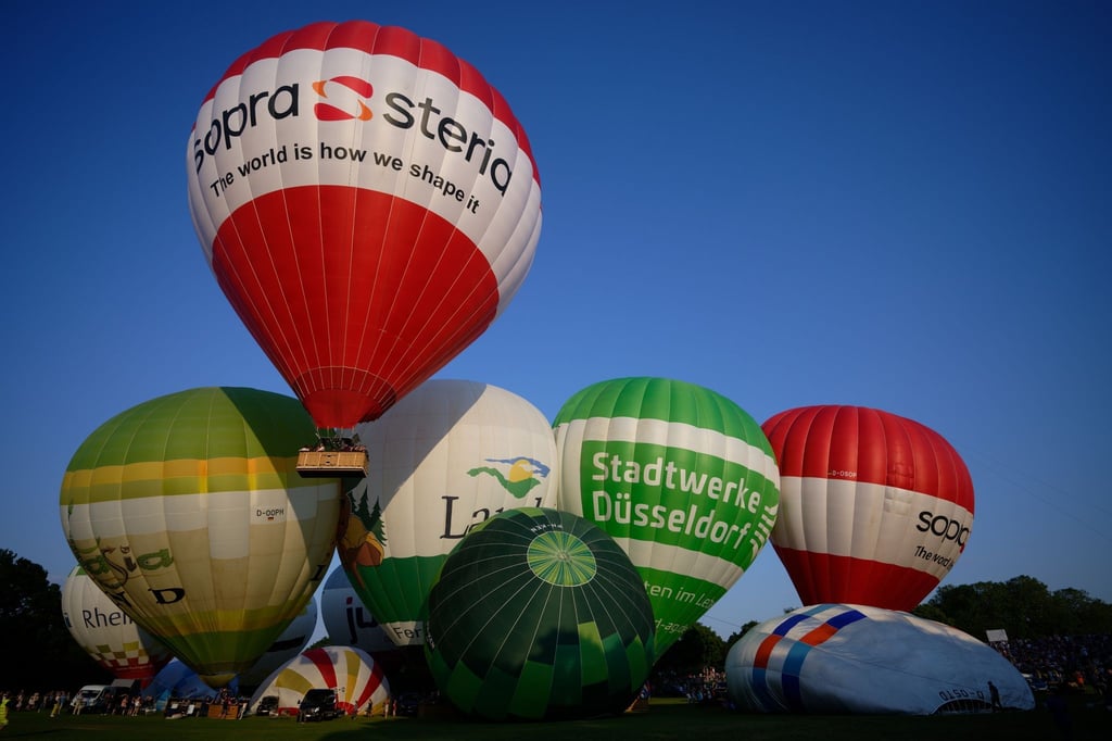 Bunte Punkte über Bonn Ballonfestival gestartet