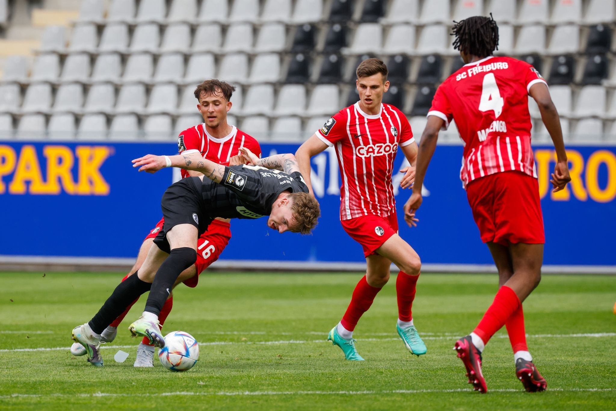 Fortuna Düsseldorf Holt Engelhardt Aus Freiburg