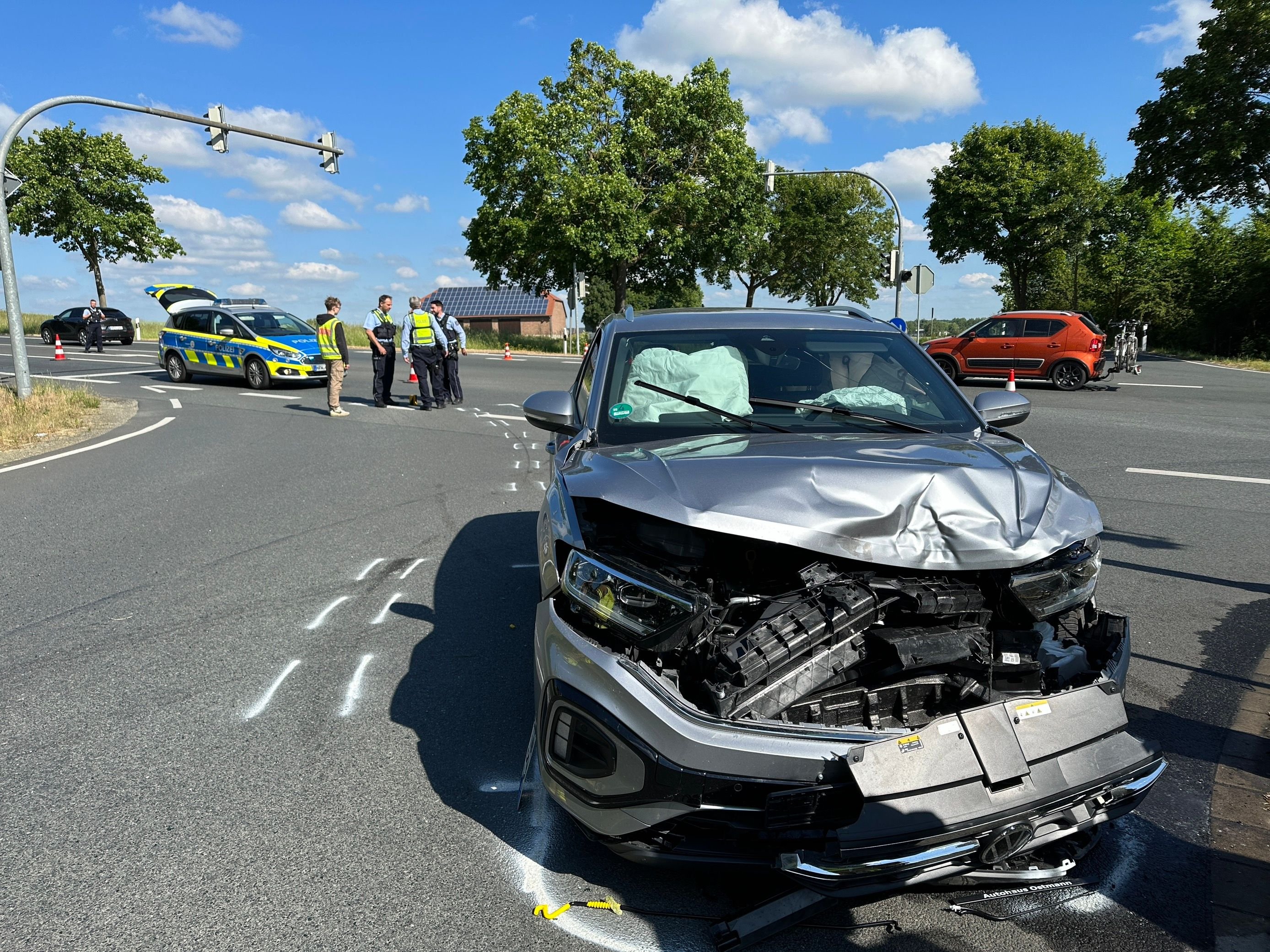 Warburg: Schwerer Unfall Auf Der Kreuzung B 7/Papenheimer Straße