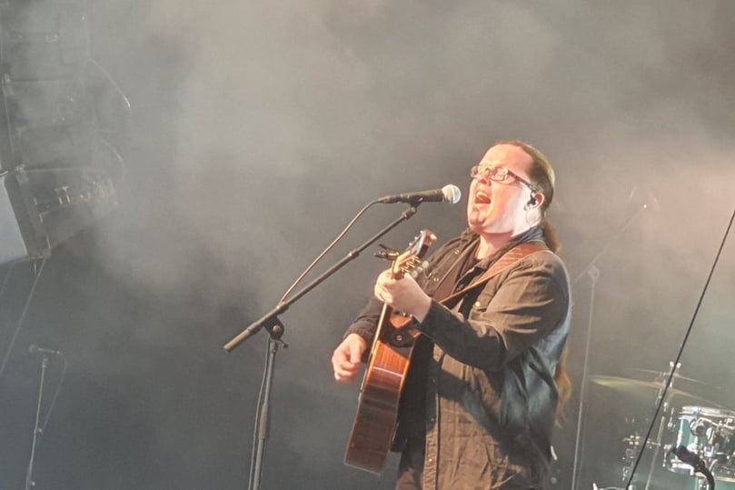 Landesgartenschau: Angelo Kelly lässt es im Eventzelt in Corvey krachen
