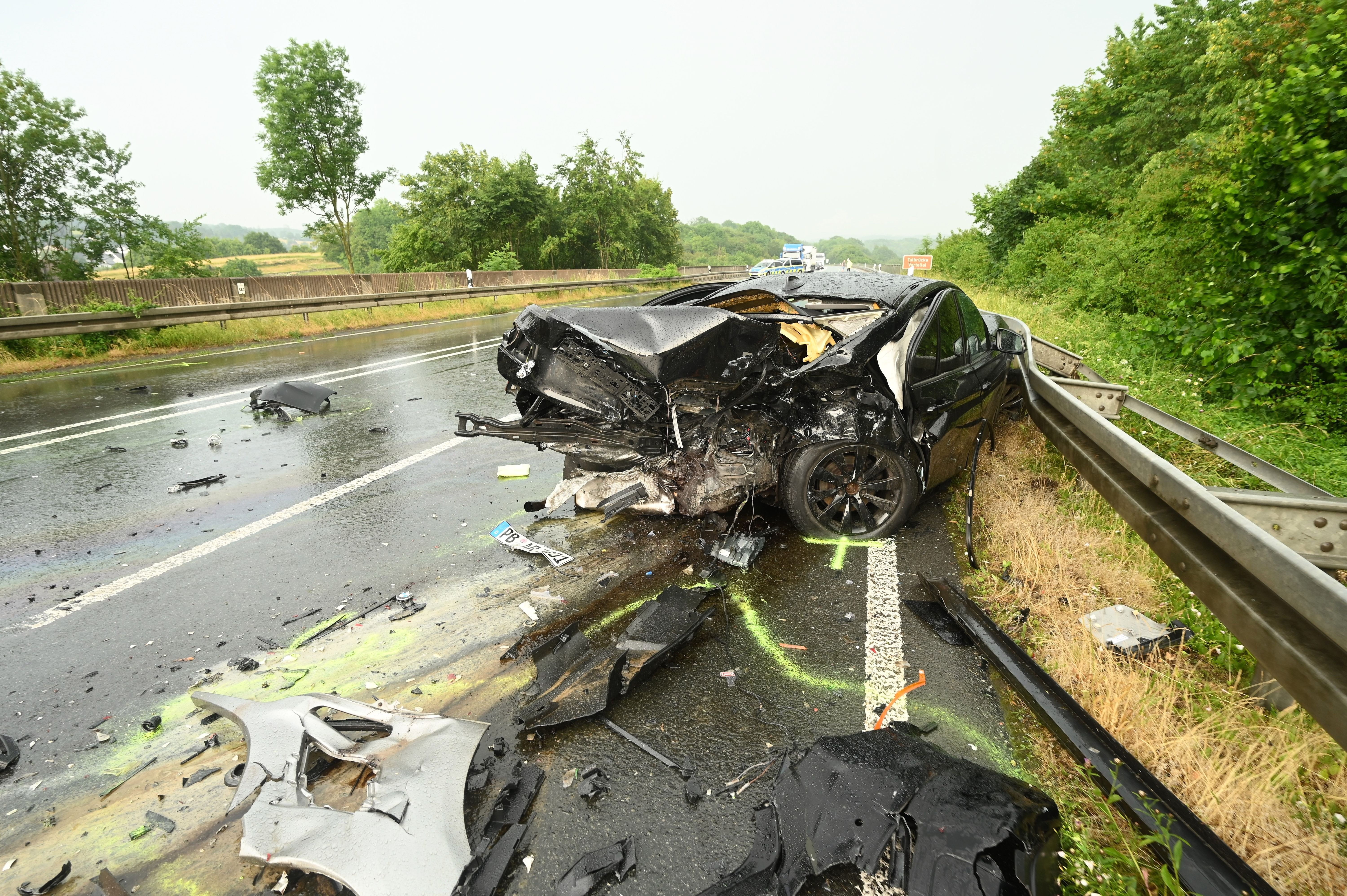 Schwerer Unfall Auf Der B1 Bei Schlangen Im Starkregen