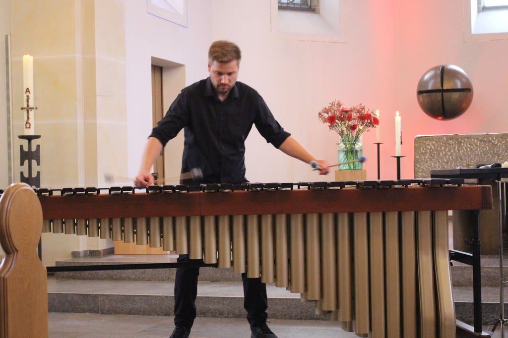 Halle: Vater und Sohn präsentieren beim Musiksommer „Schlagwerk und Orgel“