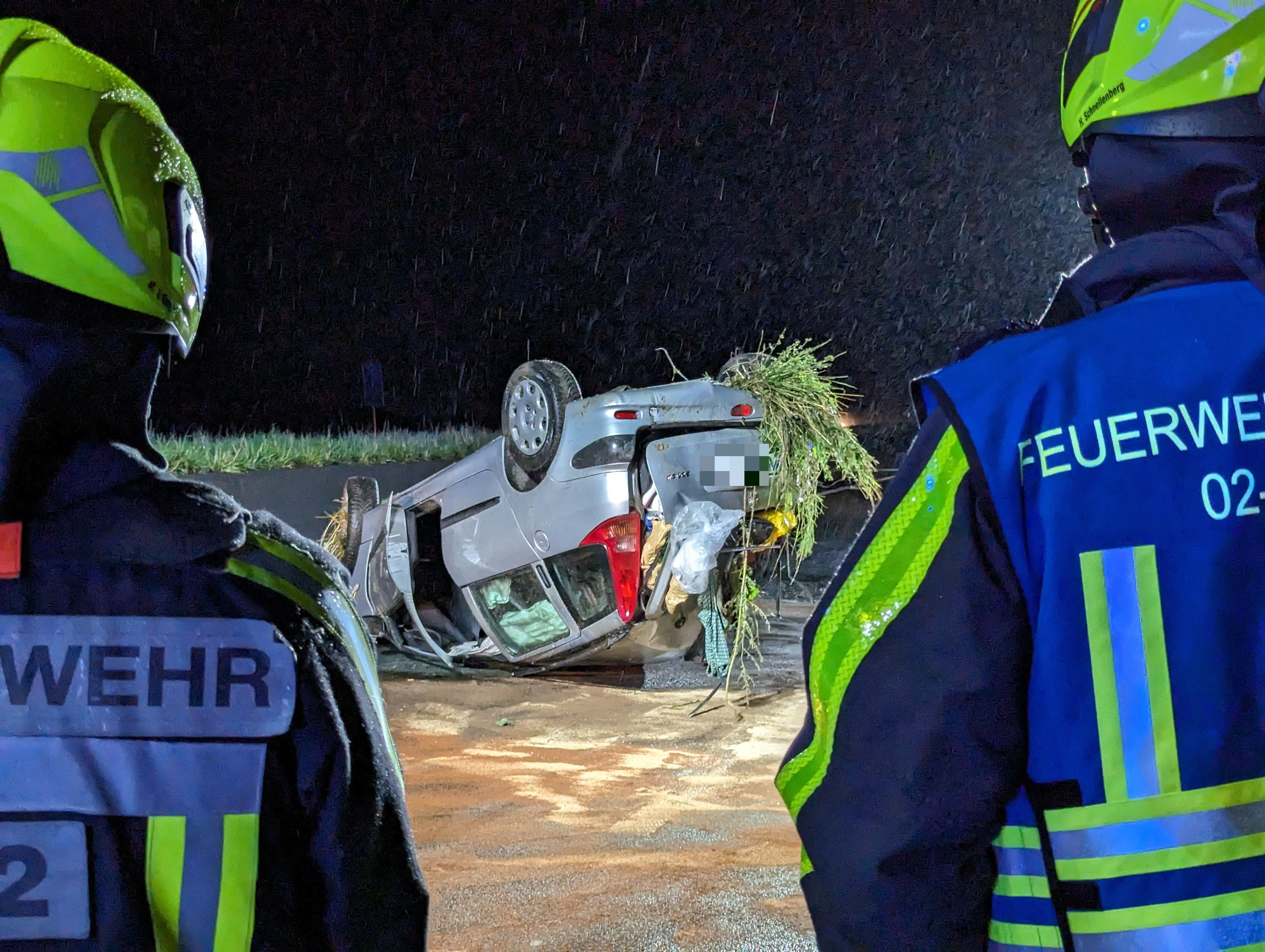 Unfall Auf Der A1: Zwei Schwerverletzte