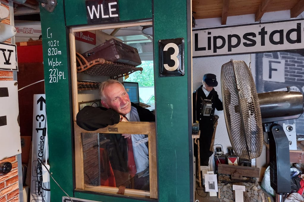 Wolfgang Zylka pflegt feines Eisenbahnmuseum in Bad WünnenbergHaaren