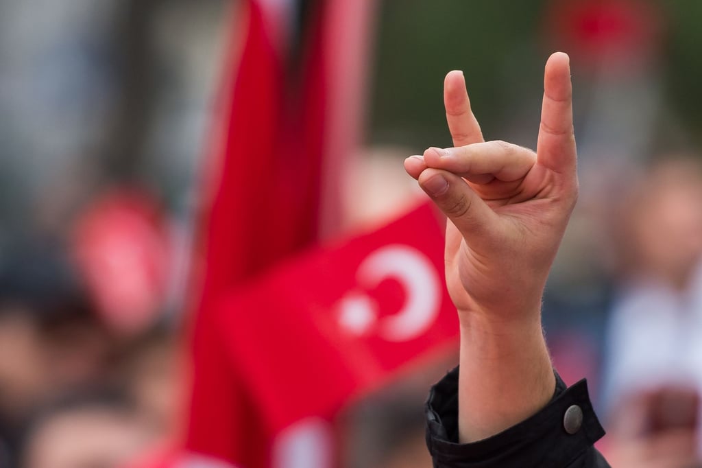Fest der Kulturen: Fahne der rechtsextremen „Grauen Wölfe“ gehisst