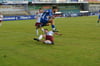 Gievenbecks Manuel Beyer (am Boden) klärt hier vor Lottes Halil Can Dogan.  Am Ende reichten zwei FCG-Tore nicht gegen Lotte. Gievenbeck verlor 2:3.