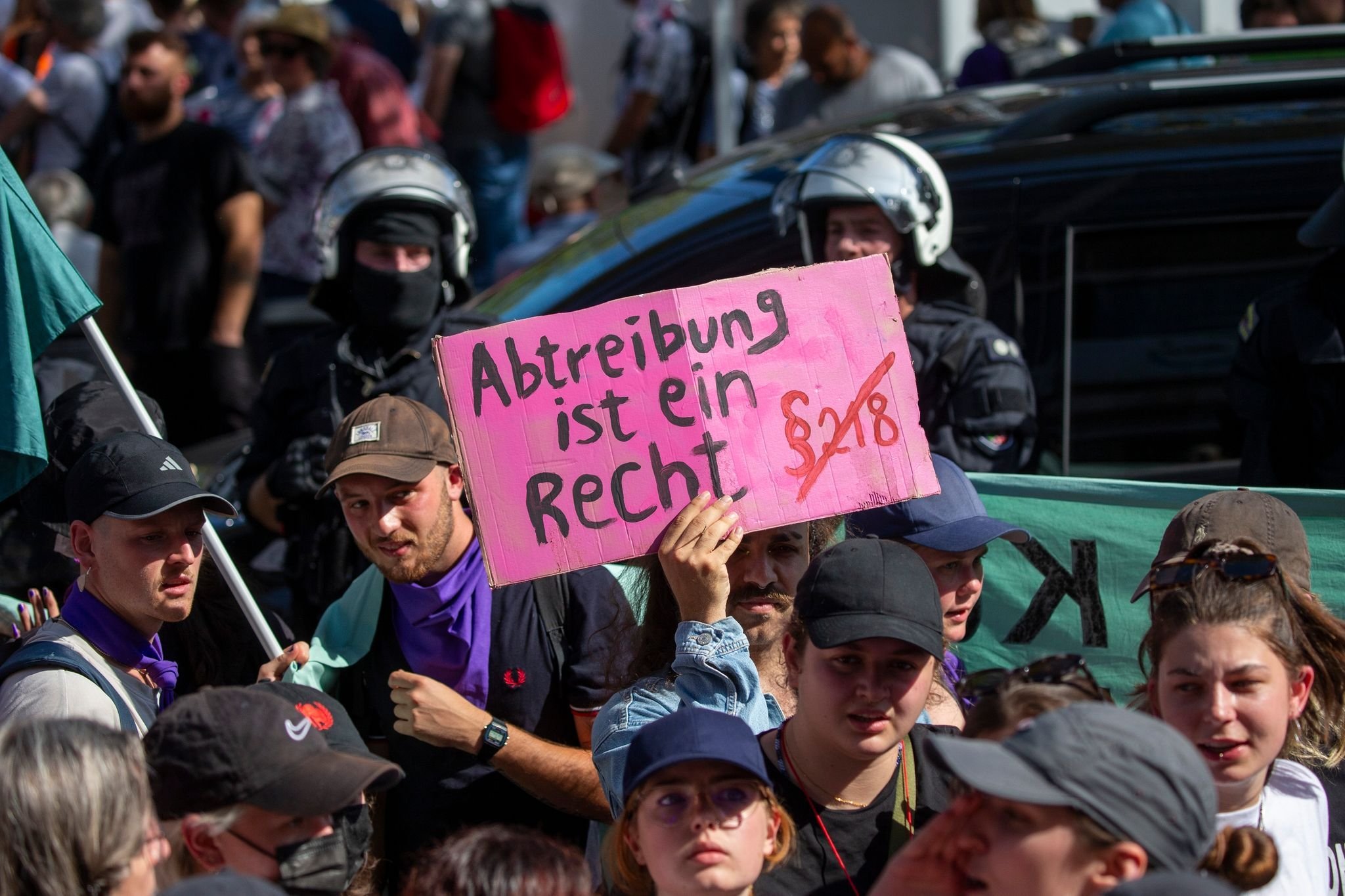 Hunderte Demonstrieren Für Und Gegen Abtreibung