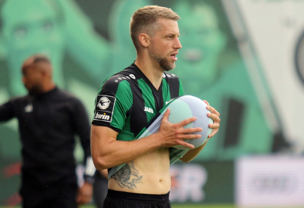 PreußenKapitän Lorenz im Kurzinterview