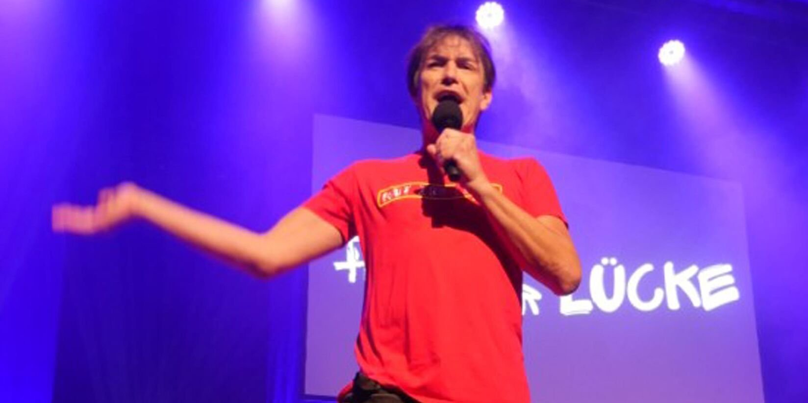 Gute Laune mit Matze Knop: Comedian bringt Ahauser Ehrenamtler zum Lachen
