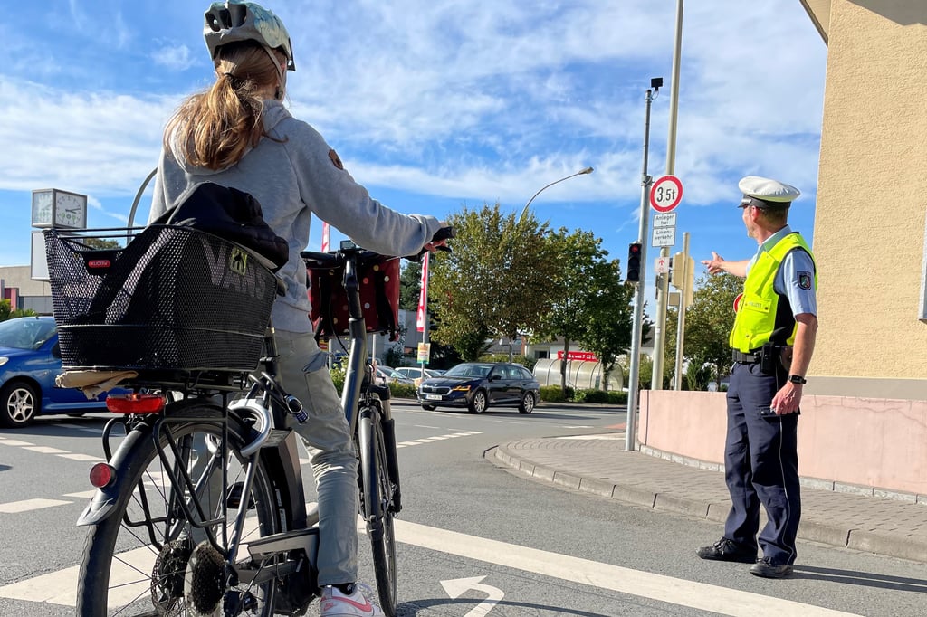 Mehr Schutz Für Radfahrer Im Kreis Höxter Adfc Will Tempo 70 Durchsetzen - bmozwrt